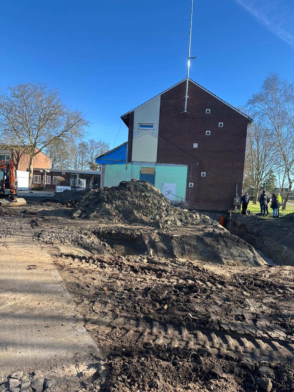 d83f3a78 0899 4f4b a8b0 04890f5c6b38